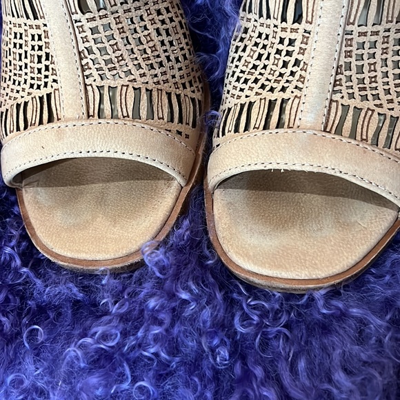 EUC Vince Camuto Booties - Picture 2 of 5